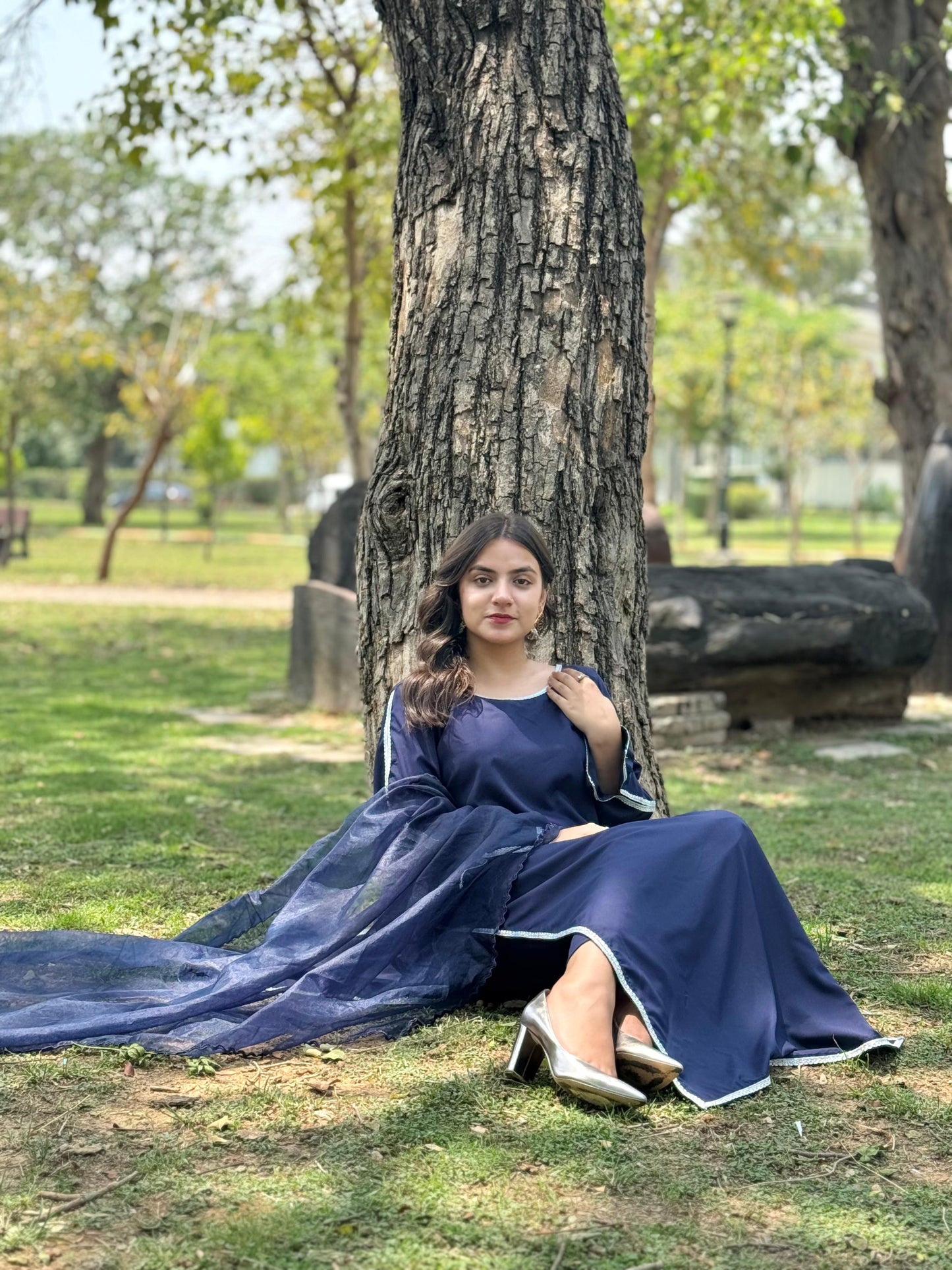 Azal β Navy Blue Long Dress with White Lace Detailing | Zyphoria